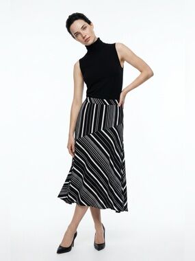 Vamp Pull on midi skirt